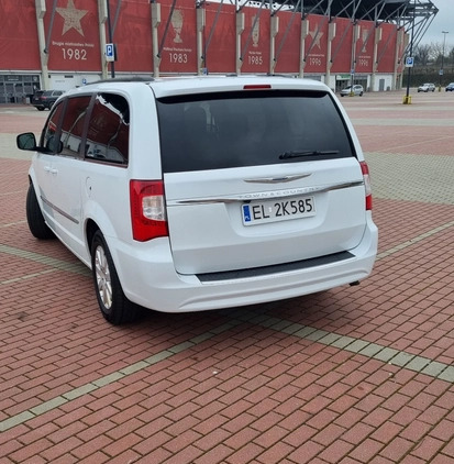 Chrysler Town &amp; Country cena 60000 przebieg: 193000, rok produkcji 2015 z Łódź małe 631